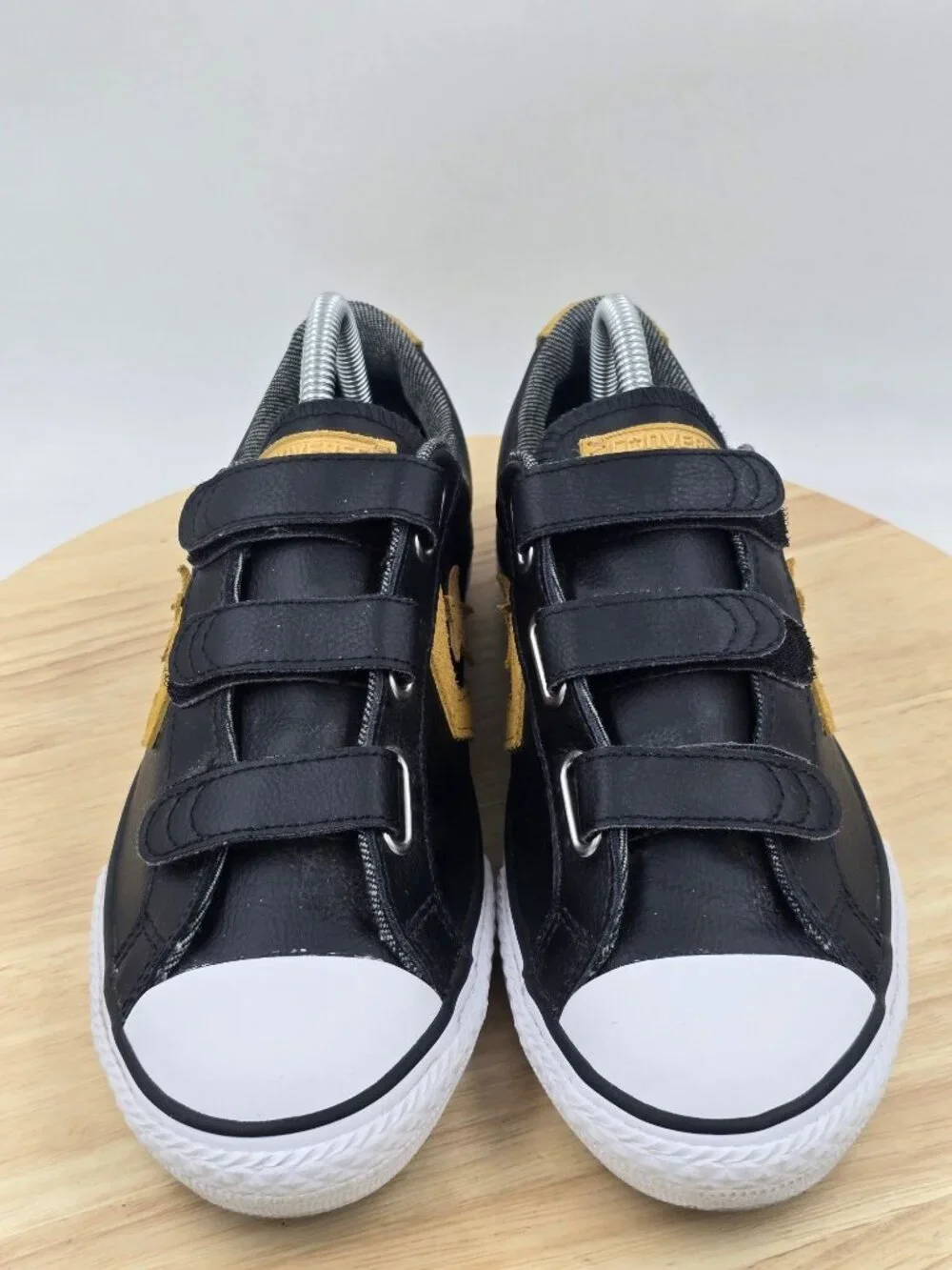 Converse Star Player 3V OX sneakers  Junior Boys sz 6
